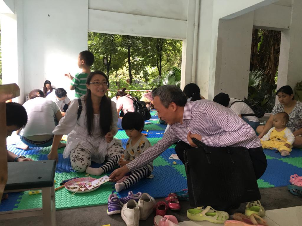 亲子贺卡制作现场