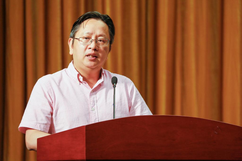 党委常委、党委办公室主任李永兵解读《中共重庆理工大学委员会重庆理工大学关于加强和改进新形势下学校思想政治工作的实施方案》