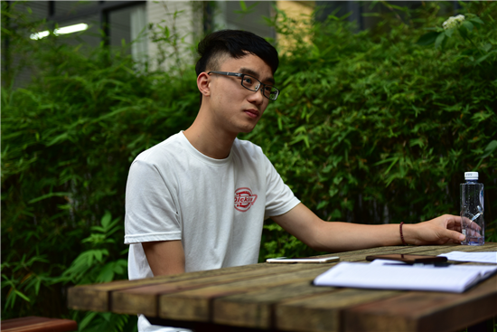 付雨锋接受“对话校园精英采访”