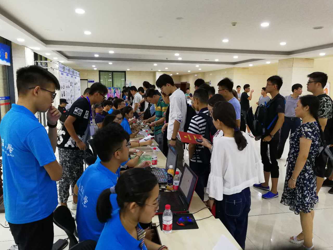 创意迎新,家院合力--两江国际学院迎新工作圆满