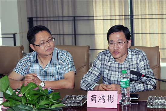 德阳经济技术开发区来校洽谈产学研合作-重庆