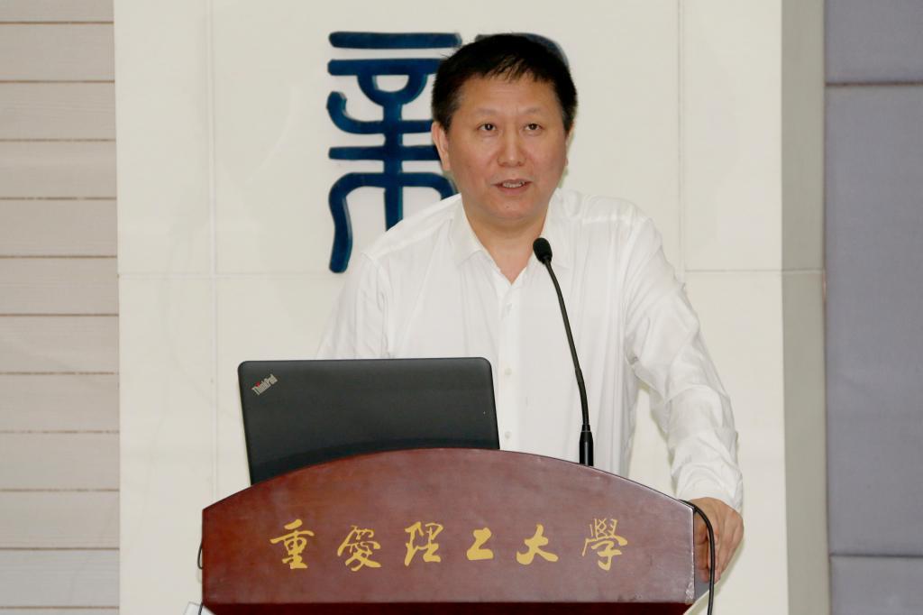 市科委高新处处长许志鹏在会上讲话