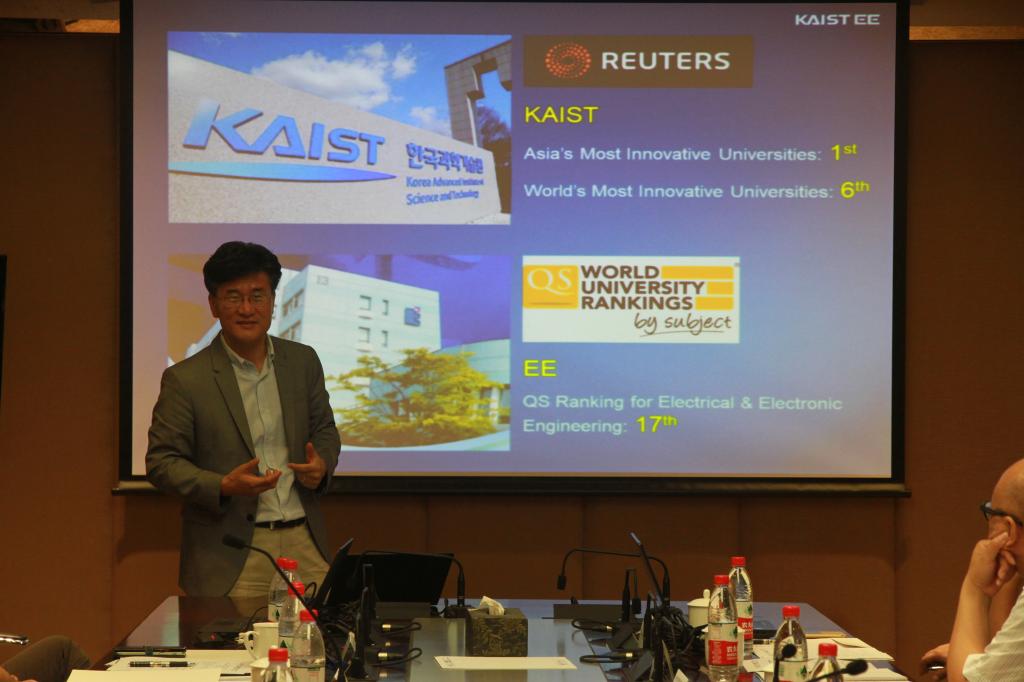 KAIST工学院电气工程系主任文才俊介绍学院概况