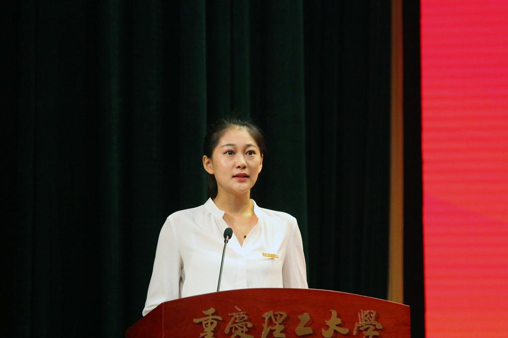 2016级研究生代表王超发言