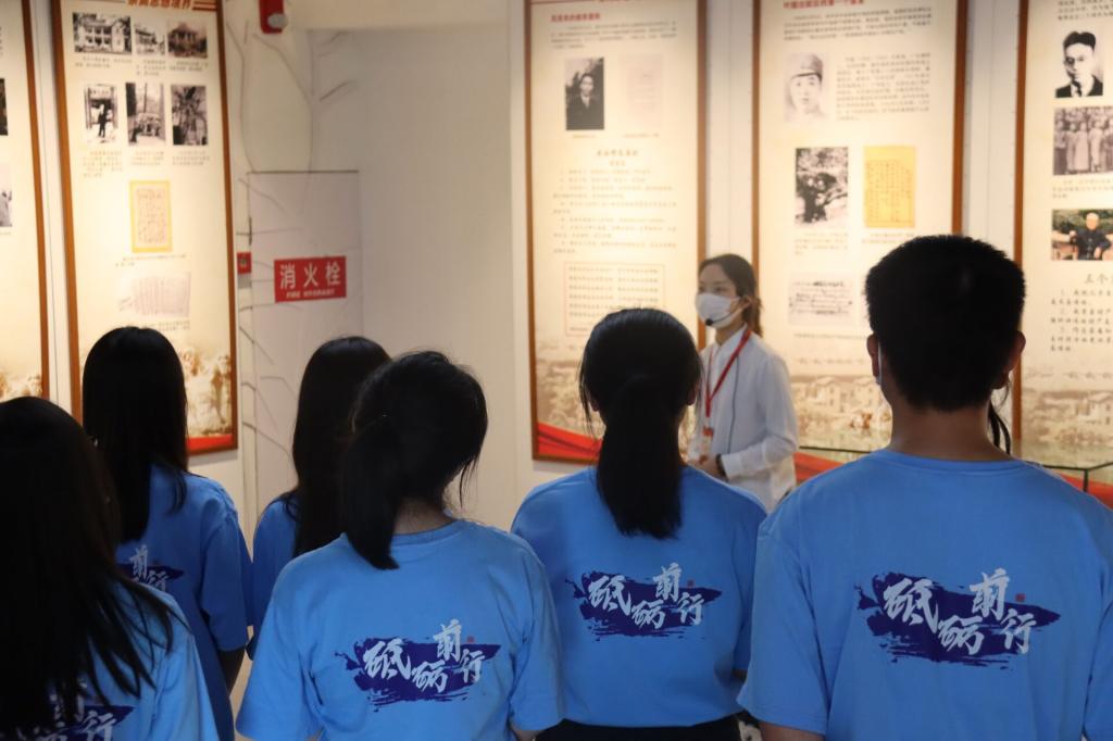 传承革命精神，庚续红色基因——理学院本科生第二党支部赴红岩精神展览室暨余祖胜烈士事迹陈列室开展主题党日活动