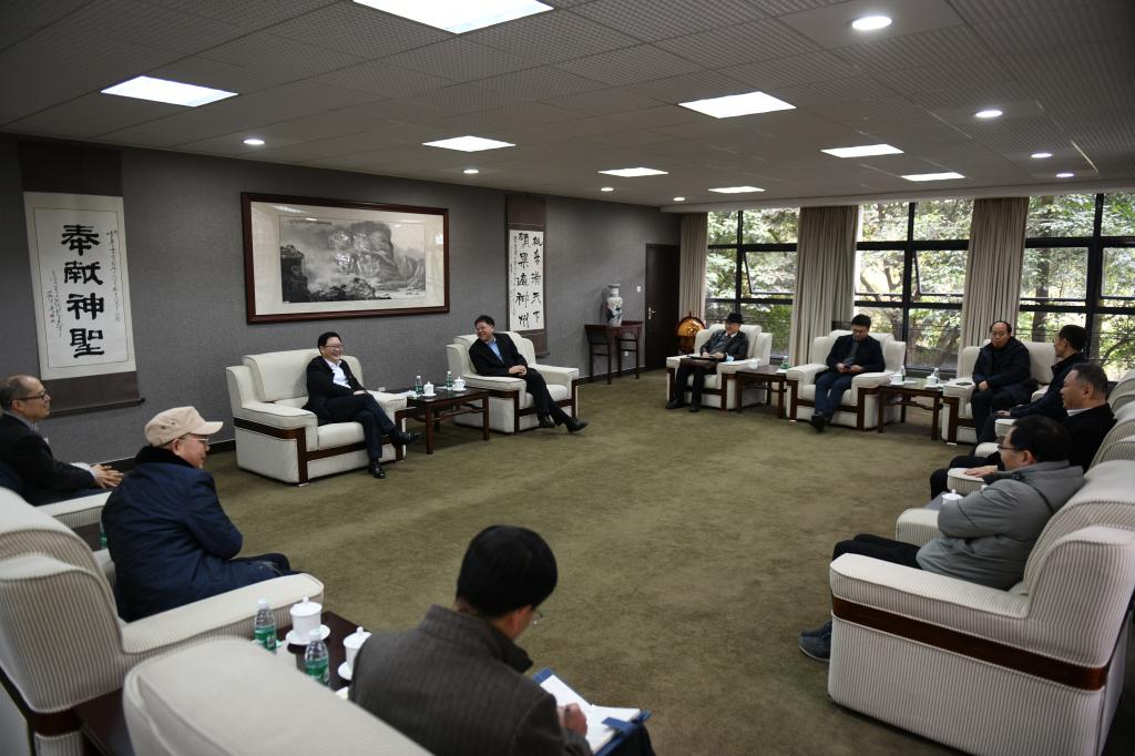 市委教育工委书记、 市教委主任黄政一行到校慰问高层次人才