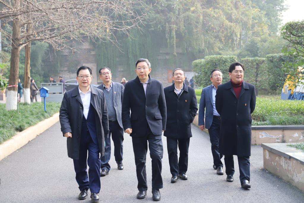 重庆市教委机关党员干部“进园区”服务——走进重庆理工大学国家大学科技园