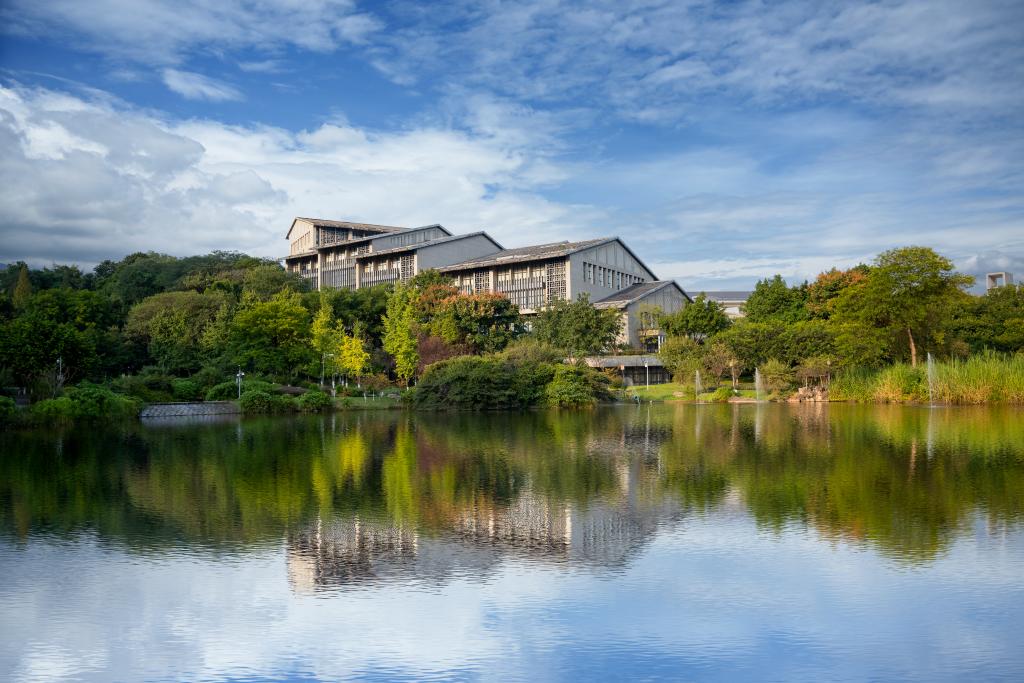 校园春景-重庆理工大学